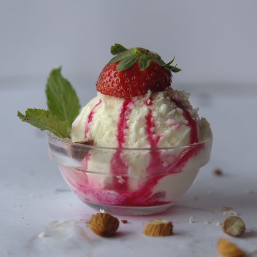 Cheesy Al Strawberry Ice Cream - Cafe Choco Craze